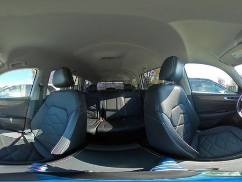 Used 2025 Volkswagen Atlas SE image 40