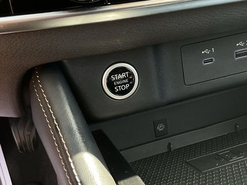 Used 2023 Nissan Rogue Platinum w/ Platinum Premium Package FWD image 33