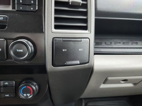 Used 2022 Ford F250 XL w/ Power Equipment Group AWD/4WD image 45