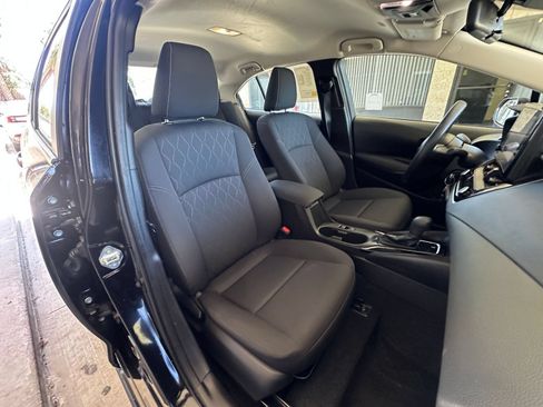 Used 2025 Toyota Corolla LE FWD image 34