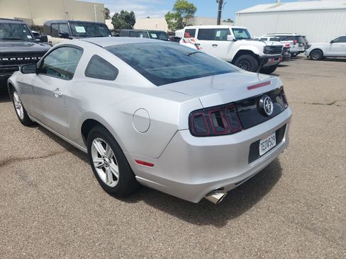 Used 2014 Ford Mustang Coupe RWD image 10