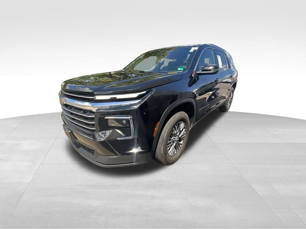 Used 2026 Chevrolet Traverse LT AWD/4WD image 2