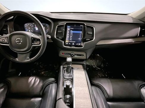 Used 2022 Volvo XC90 T6 Inscription w/ Climate Package image 16