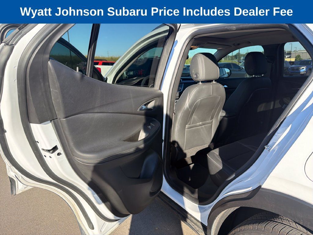 Used 2022 Buick Encore GX Essence w/ Experience Buick Package FWD image 35