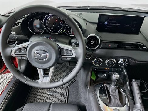 Used 2025 MAZDA MX-5 Miata RF Grand Touring w/ Weather Package RWD image 17