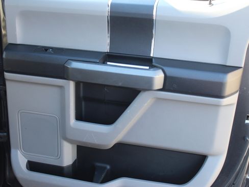 Used 2017 Ford F150 XLT image 24