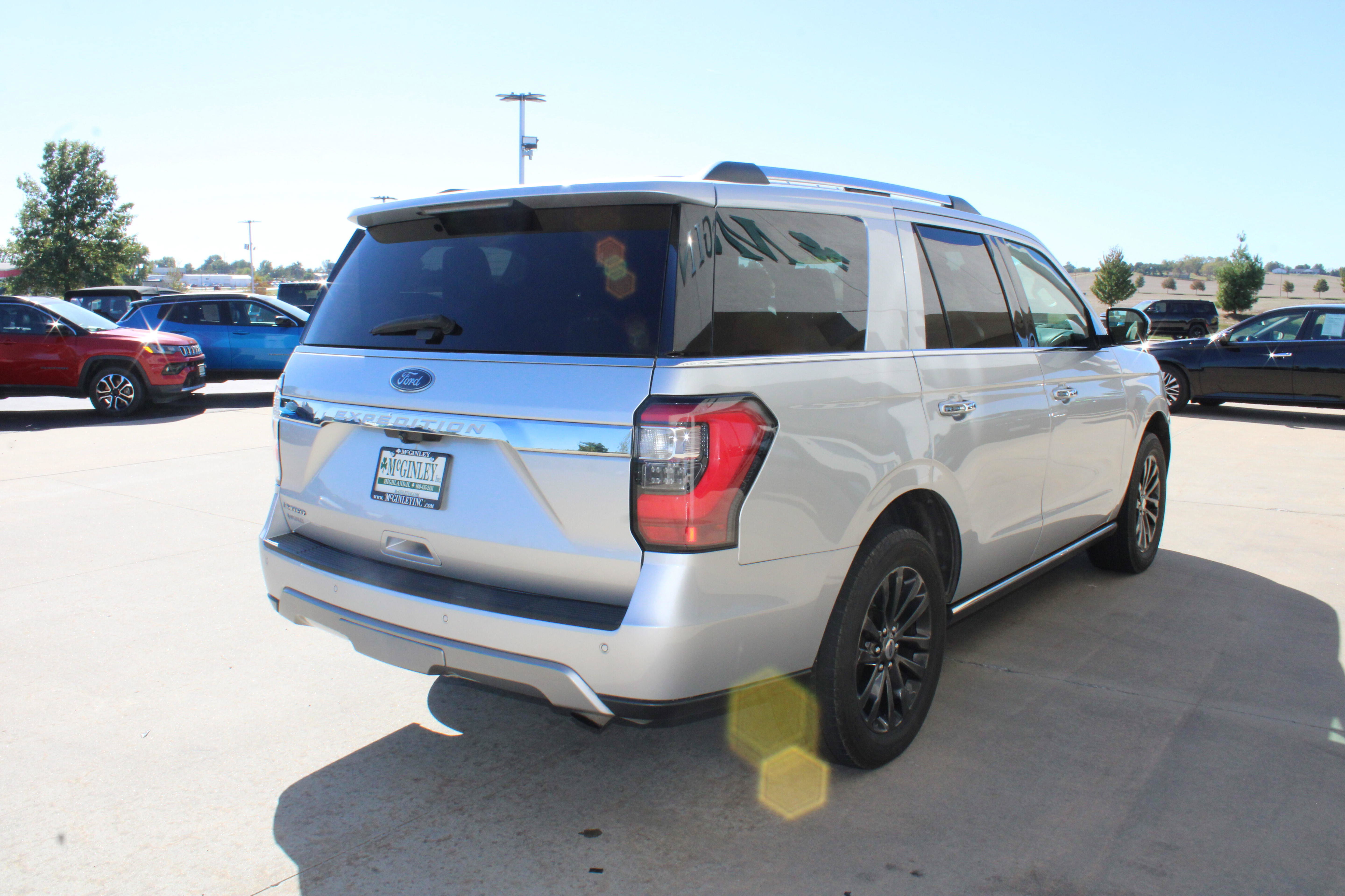 Used 2019 Ford Expedition Limited w/ Equipment Group 301A AWD/4WD image 7