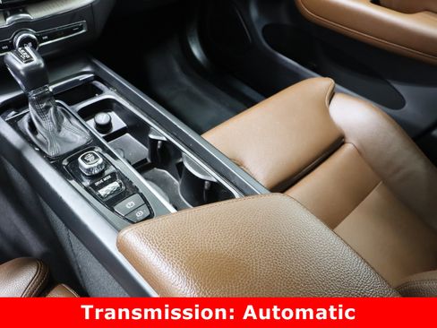 Used 2018 Volvo XC60 T6 Inscription w/ Convenience Package image 17