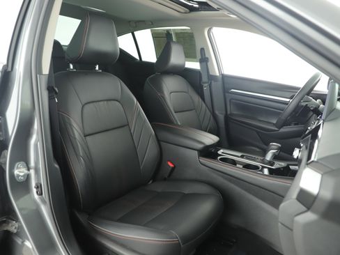 Used 2024 Nissan Altima 2.5 SR w/ SR Premium Package image 12