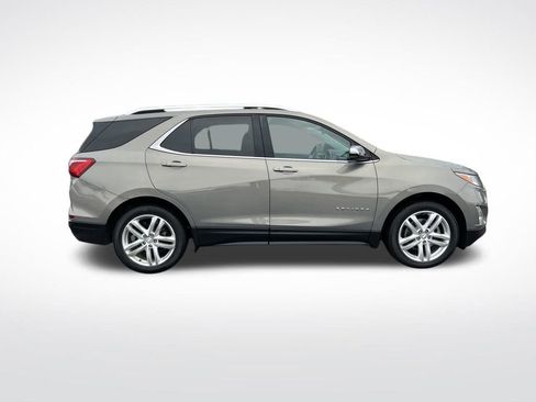 Used 2018 Chevrolet Equinox Premier image 6