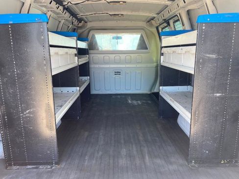 Used 2017 Chevrolet Express 2500 RWD image 18
