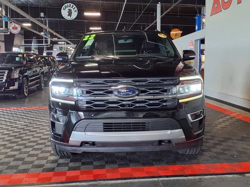 Used 2022 Ford Expedition Limited image 2