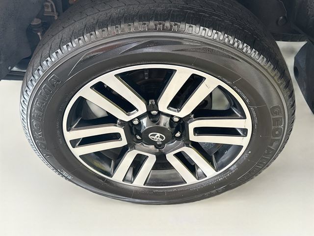 Used 2023 Toyota 4Runner Limited AWD/4WD image 32