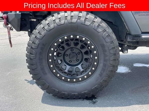 Used 2017 Jeep Wrangler Unlimited Rubicon AWD/4WD image 9