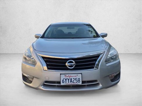 Used 2013 Nissan Altima 2.5 S FWD image 2
