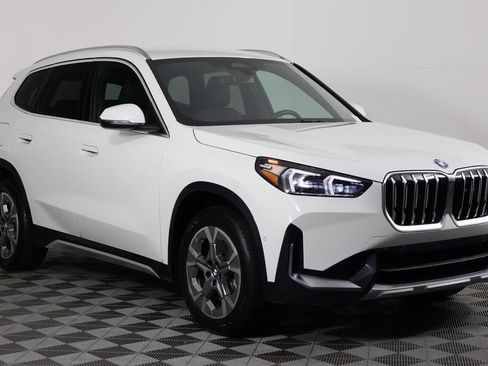 Used 2025 BMW X1 xDrive28i w/ Convenience Package AWD/4WD image 3
