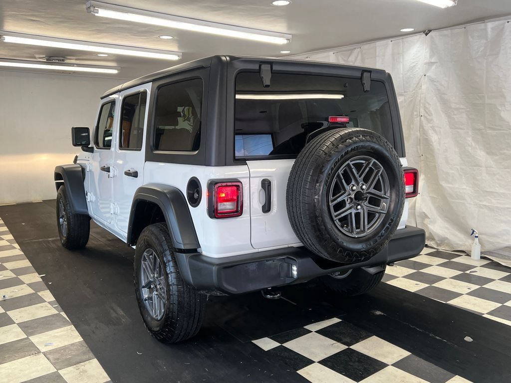 Used 2025 Jeep Wrangler Unlimited Sport AWD/4WD image 10