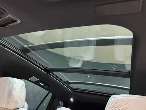 New 2026 Cadillac Vistiq Luxury image 15