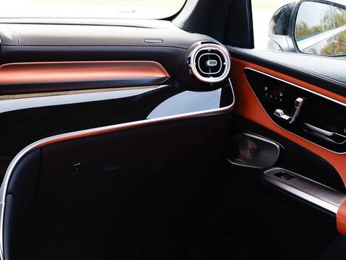 Used 2026 Mercedes-Benz GLC 300 image 26