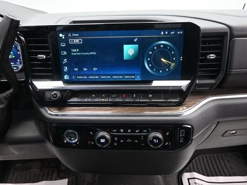 Used 2023 Chevrolet Silverado 1500 LT AWD/4WD image 17