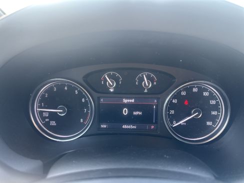 Used 2024 Buick Enclave Essence AWD/4WD image 24