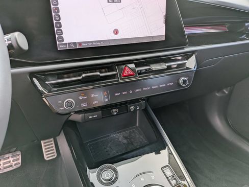Certified 2023 Kia Niro Wave FWD image 25