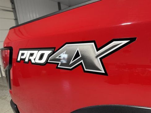 Used 2021 Nissan Titan PRO-4X w/ Pro-4x Convenience Package image 9