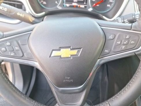 Used 2018 Chevrolet Equinox LT w/ Sun & Infotainment Package image 17