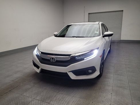 Used 2018 Honda Civic Touring image 15