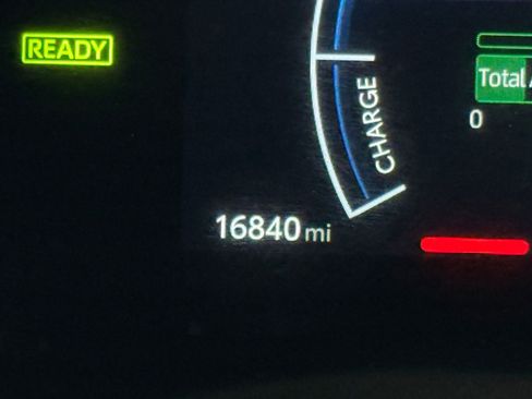 Used 2025 Toyota Camry SE image 28