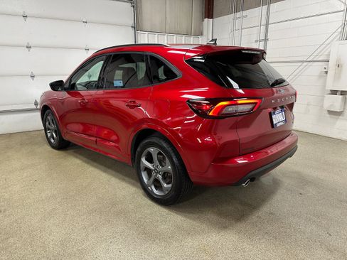 Certified 2024 Ford Escape ST-Line AWD/4WD image 7