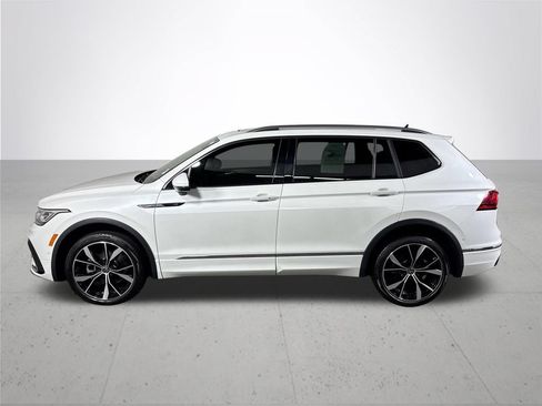 Certified 2023 Volkswagen Tiguan SEL R-Line AWD/4WD image 11
