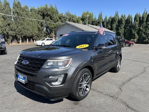 Used 2017 Ford Explorer Sport w/ Equipment Group 401A AWD/4WD image 3