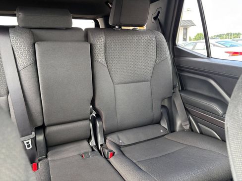 Used 2025 Toyota 4Runner SR5 RWD image 31