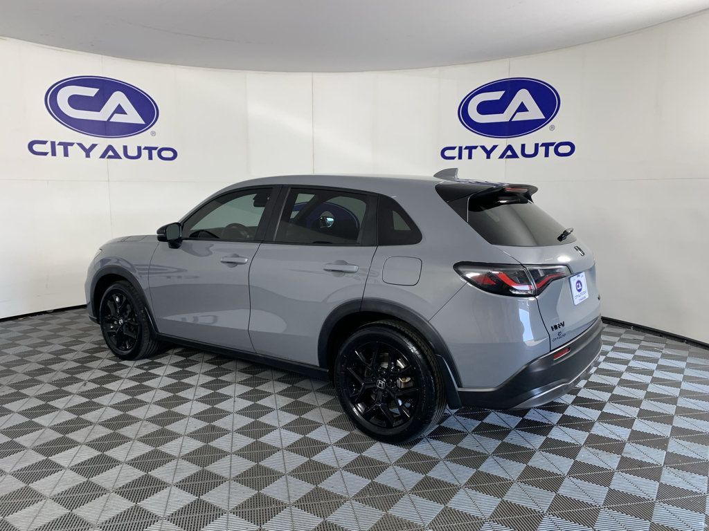 Used 2025 Honda HR-V Sport image 5