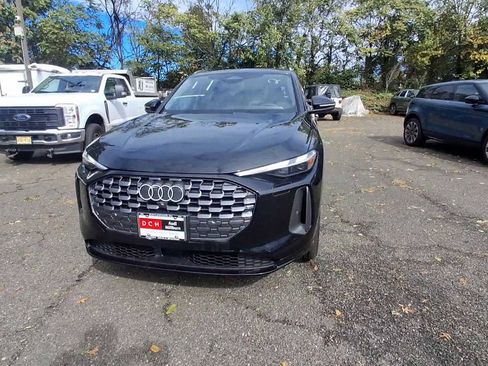 New 2025 Audi Q5 Premium image 3