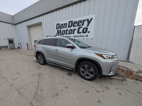 Used 2018 Toyota Highlander Limited Platinum image 19