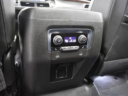 Used 2021 Chevrolet Tahoe Premier w/ Premium Package AWD/4WD image 39