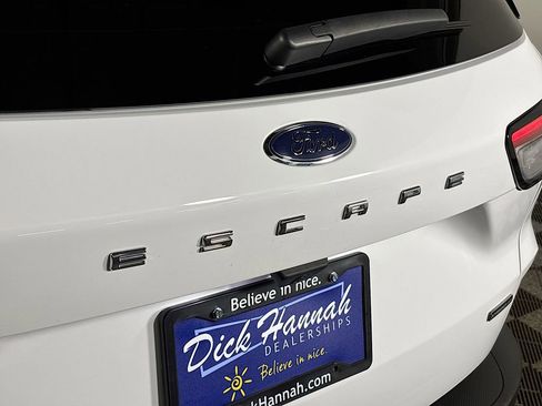 Used 2022 Ford Escape SE image 23