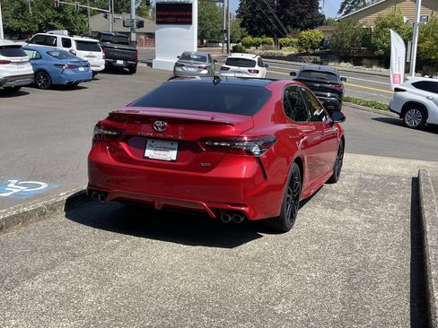 Certified 2022 Toyota Camry XSE FWD image 7