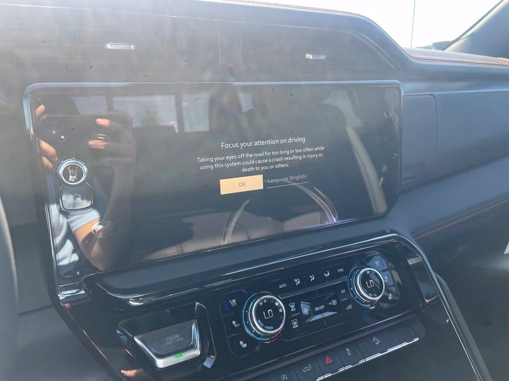 New 2026 GMC Sierra 1500 AT4 w/ AT4 Premium Package AWD/4WD image 17