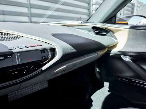 Used 2023 Ferrari SF90 Stradale image 78