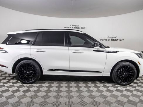 Used 2026 Lincoln Aviator Reserve AWD/4WD image 2