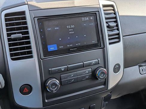 Used 2011 Nissan Frontier SV w/ SV Premium Utility Pkg AWD/4WD image 11