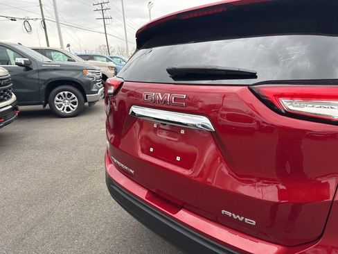 Used 2024 GMC Terrain SLE w/ Driver Convenience Package image 33