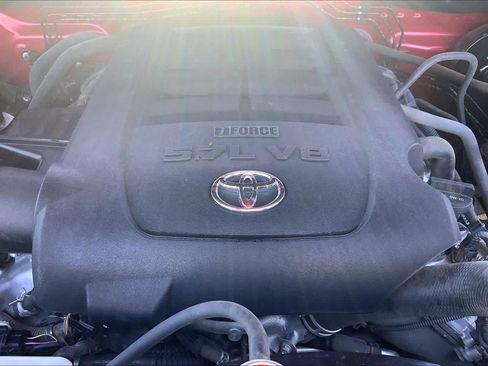 Used 2018 Toyota Tundra Platinum AWD/4WD image 33