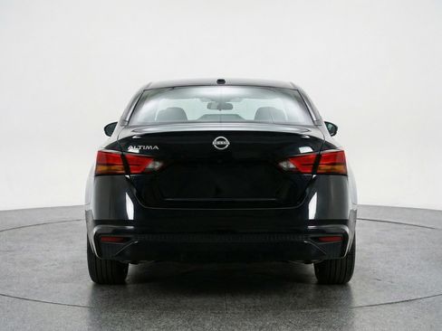 Used 2025 Nissan Altima 2.5 SV image 7