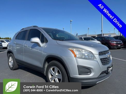 Used 2016 Chevrolet Trax LT w/ LT Convenience Package AWD/4WD image 1