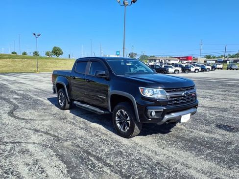 Used 2021 Chevrolet Colorado Z71 AWD/4WD image 3