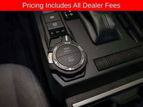 Certified 2024 Toyota Tacoma SR5 AWD/4WD image 16
